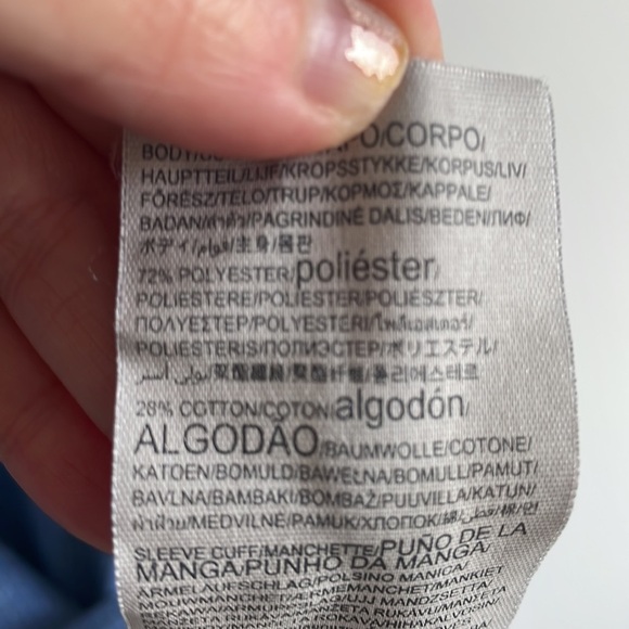 Under Armour long sleeve light weight hoodie - Picture 3 of 3